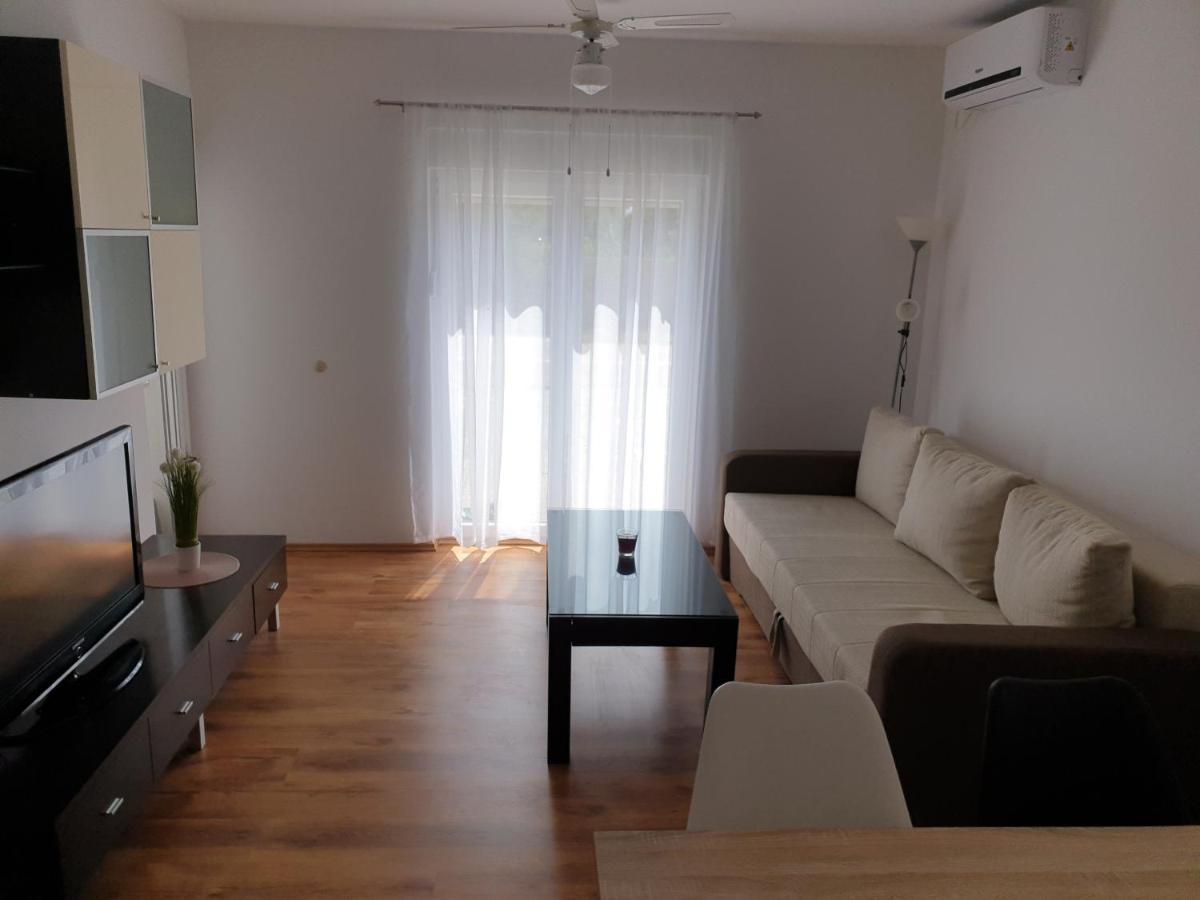 Delfin Vidalici Apartman Kustici Exterior photo